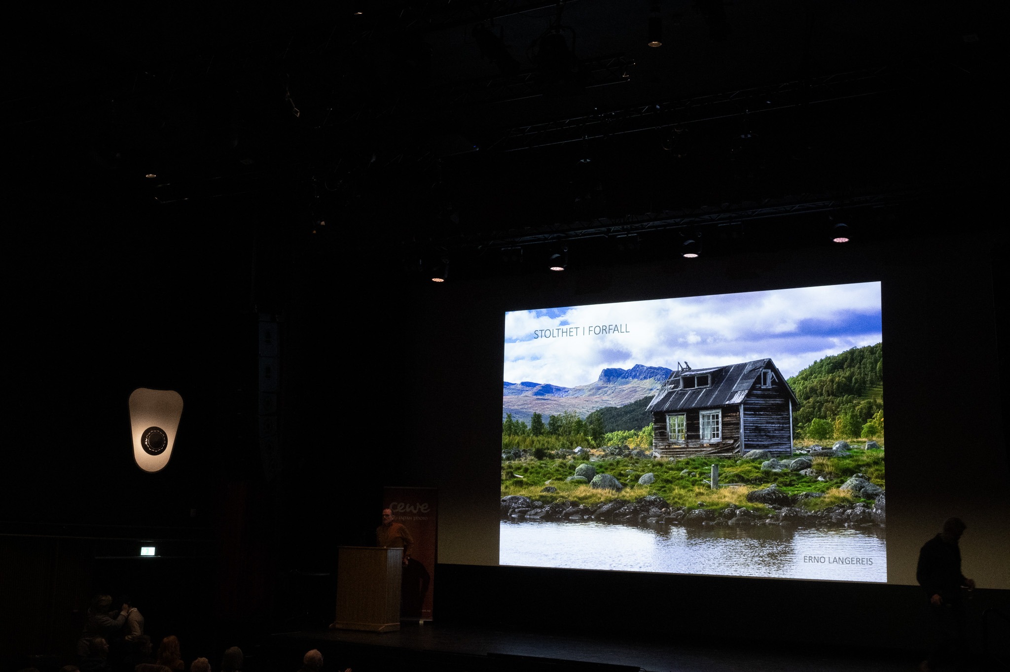 Fra Erno Langereis' pecha kucha-innlegg, Norsk Naturfotofestival 2023. (Foto: Per Flakstad)